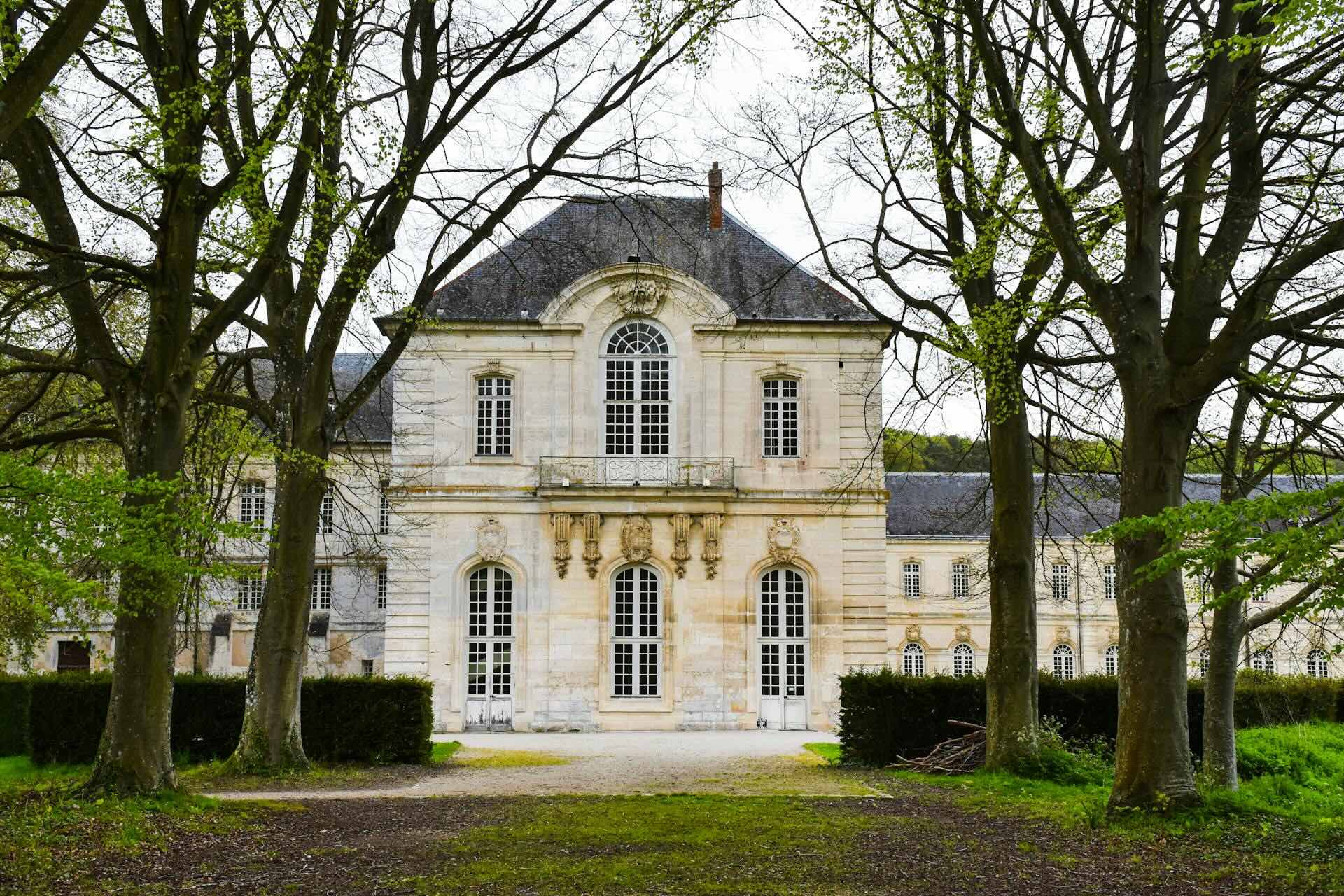 Estate Manager: The Key to Luxury Property Management